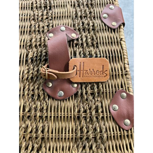 HARRODS VINTAGE Brown Wicker Basket Rare Find Brass Hardware - Picture 6 of 10